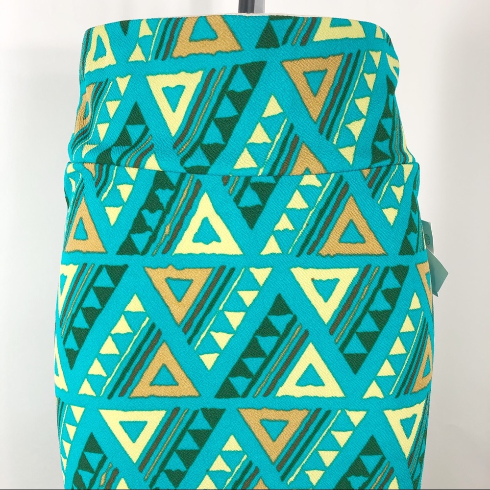 LulaRoe XS Pencil cut Made in USA Multicolored - Picture 2 of 16